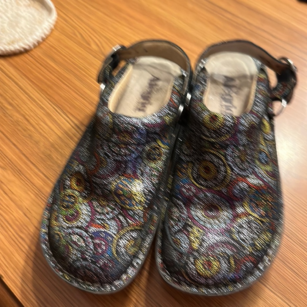 Algeria clogs
